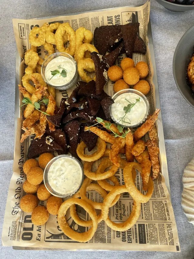 Alus plate ( siera bumbas, springrolls, ķiploku gr. Utt.)