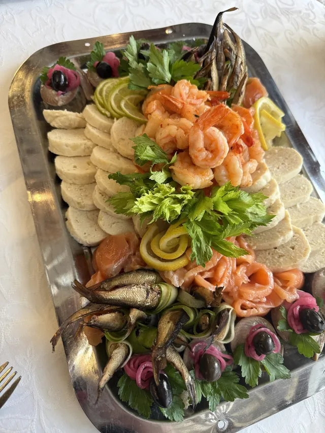 Jūras produktu- zivju plate